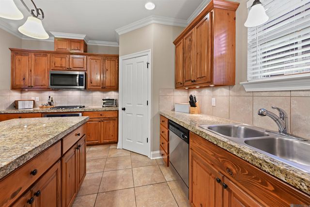 9786 Market West Dr, Baton Rouge, LA 70810