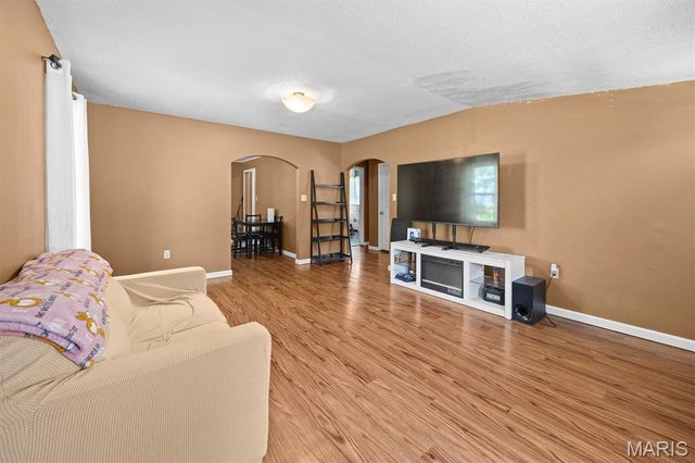 120 W Washington Street, Collinsville, IL 62234