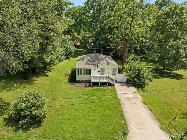 120 W Washington Street, Collinsville, IL 62234