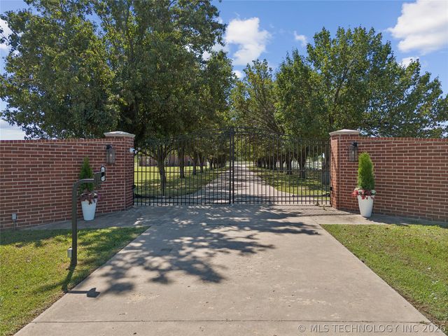 6202 E 191st Street S, Bixby, OK 74008
