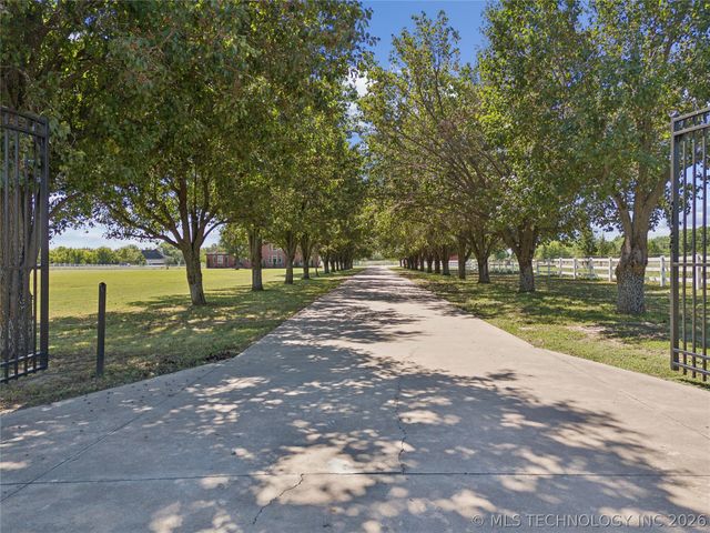 6202 E 191st Street S, Bixby, OK 74008