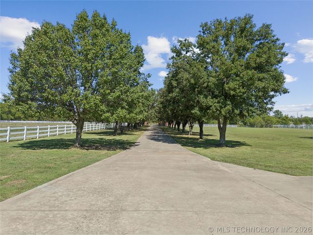 6202 E 191st Street S, Bixby, OK 74008