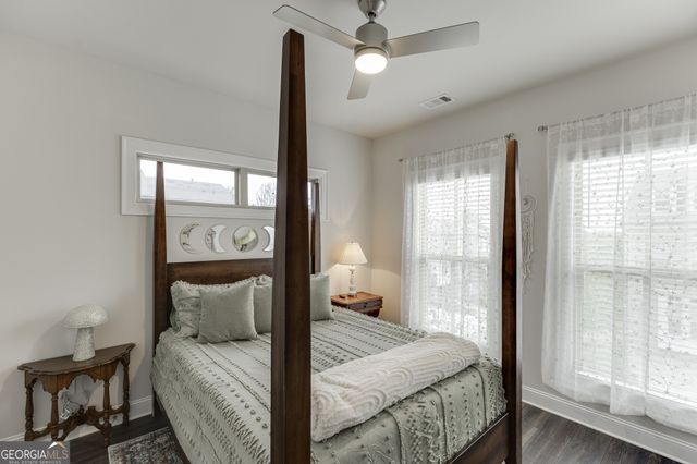 1422 Wisteria Wall Drive, Suwanee, GA 30024