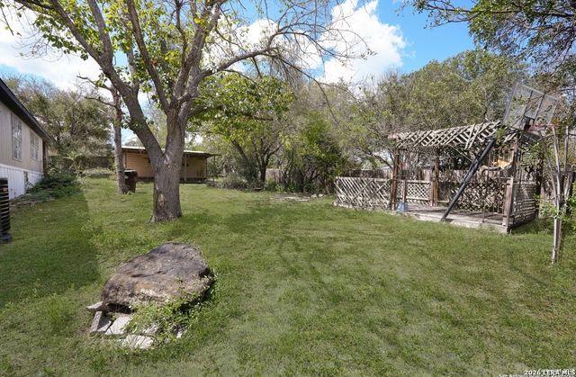 176 County Road 5633, Castroville, TX 78009