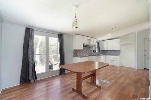 176 County Road 5633, Castroville, TX 78009