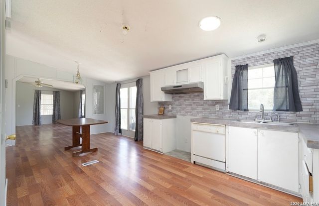176 County Road 5633, Castroville, TX 78009