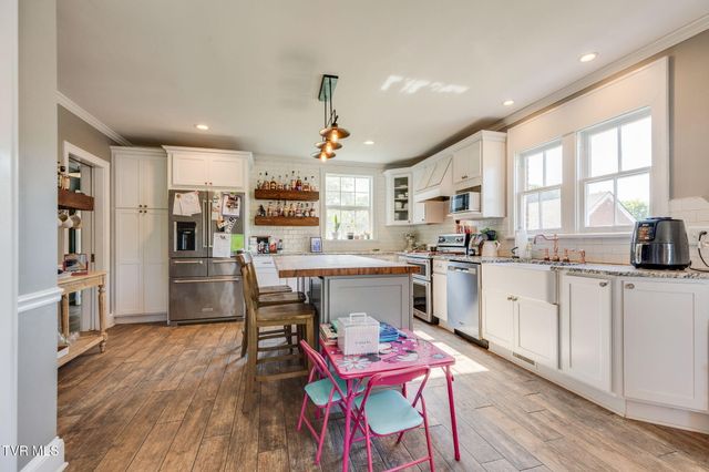 1608 Crescent Drive, Kingsport, TN 37664