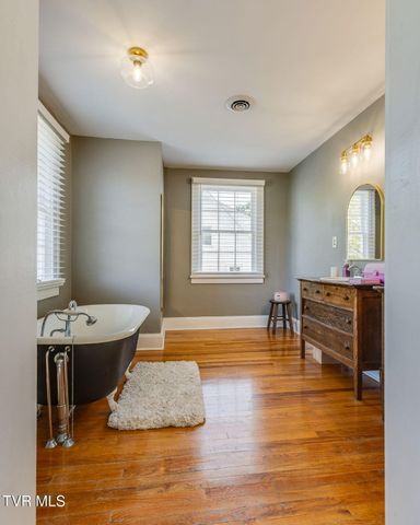 1608 Crescent Drive, Kingsport, TN 37664