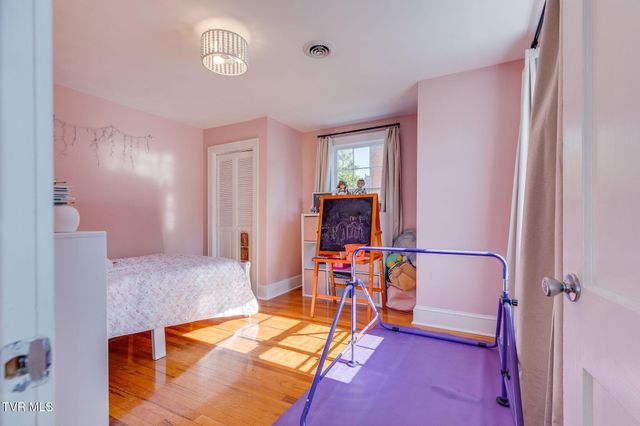 1608 Crescent Drive, Kingsport, TN 37664