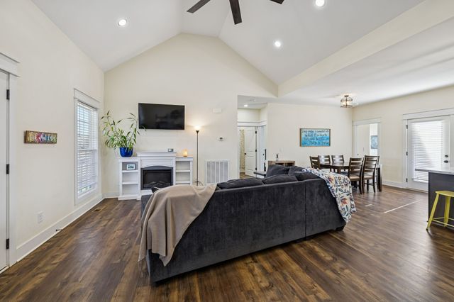 1831 New Town Rd, Cornersville, TN 37047