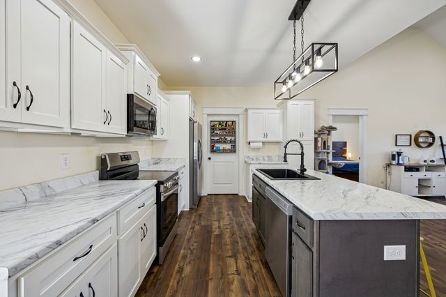 1831 New Town Rd, Cornersville, TN 37047