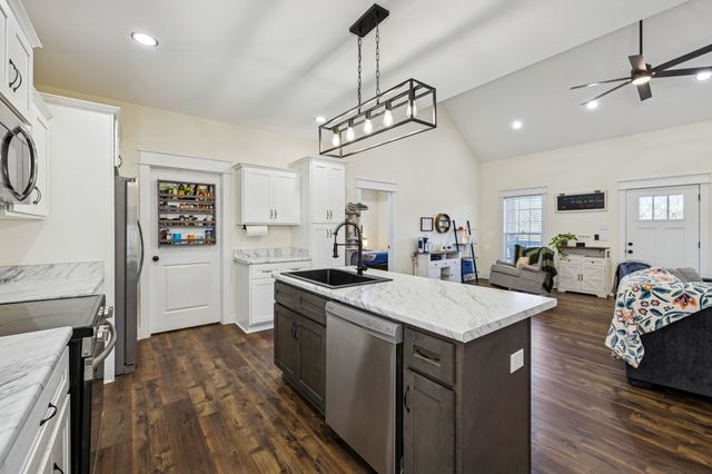 1831 New Town Rd, Cornersville, TN 37047