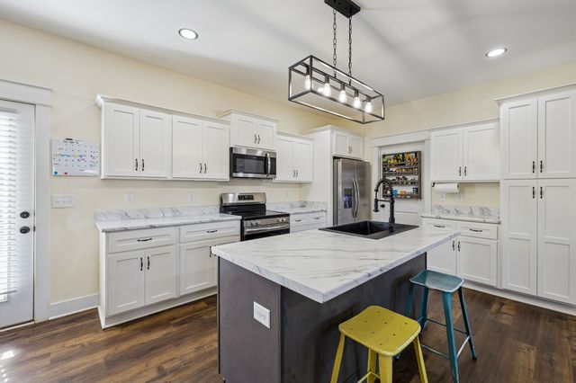 1831 New Town Rd, Cornersville, TN 37047