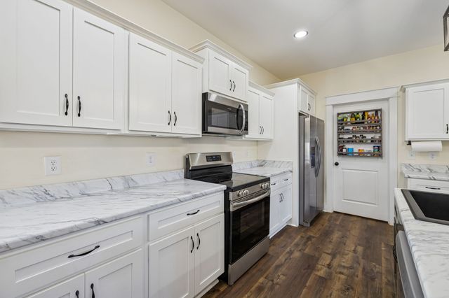 1831 New Town Rd, Cornersville, TN 37047