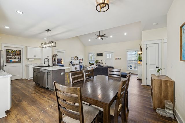 1831 New Town Rd, Cornersville, TN 37047