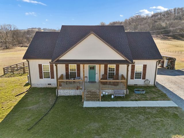 1831 New Town Rd, Cornersville, TN 37047