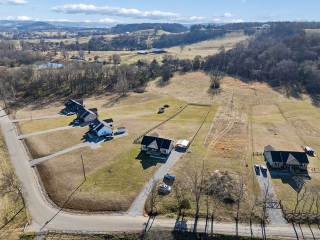 1831 New Town Rd, Cornersville, TN 37047