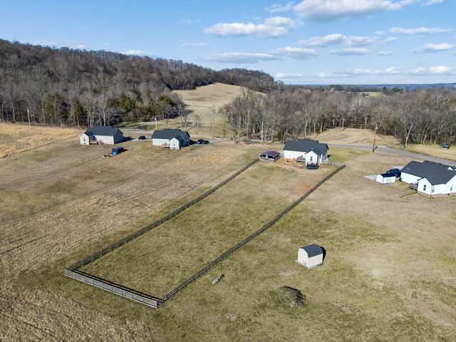 1831 New Town Rd, Cornersville, TN 37047