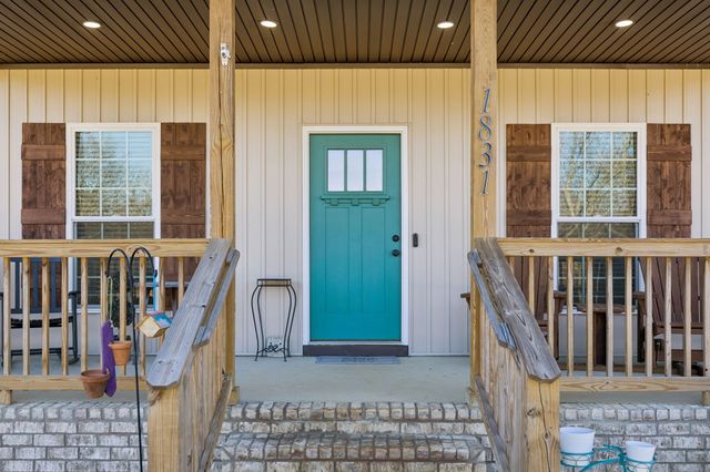 1831 New Town Rd, Cornersville, TN 37047