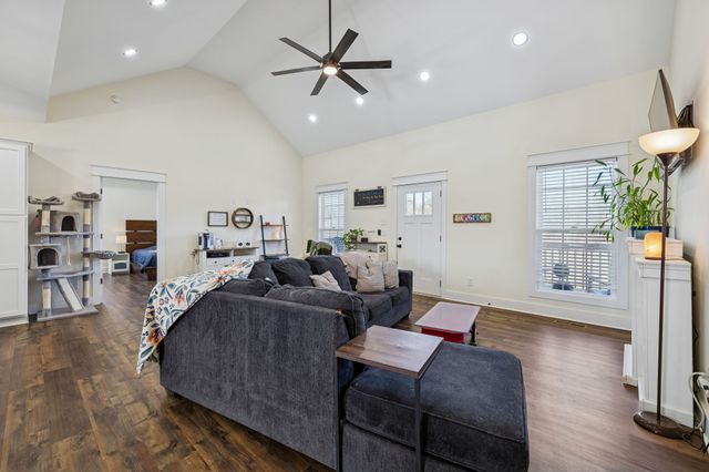 1831 New Town Rd, Cornersville, TN 37047