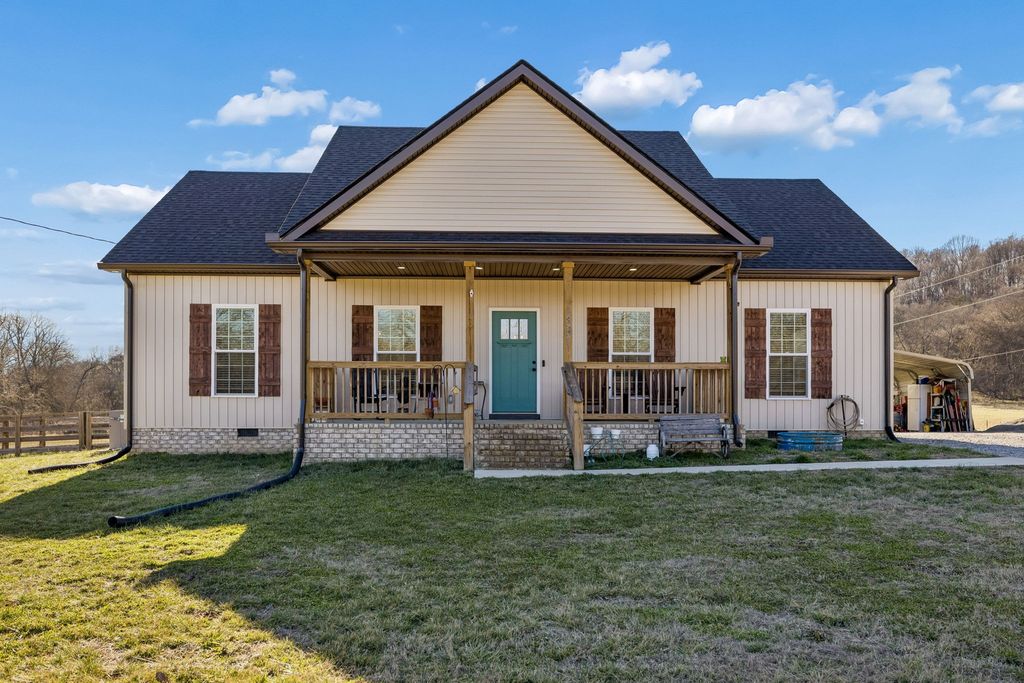 1831 New Town Rd, Cornersville, TN 37047