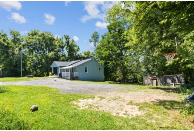 559 Palmyra Rd, Clarksville, TN 37040