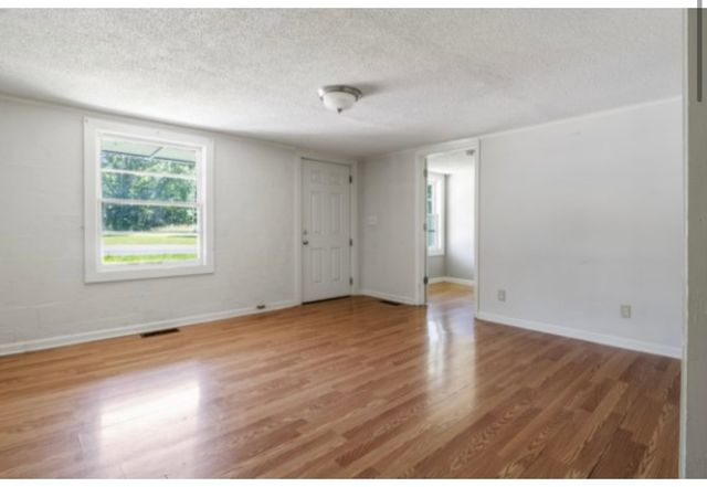 559 Palmyra Rd, Clarksville, TN 37040