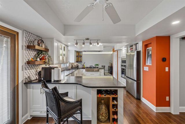 5201 Cody Drive, West Des Moines, IA 50265