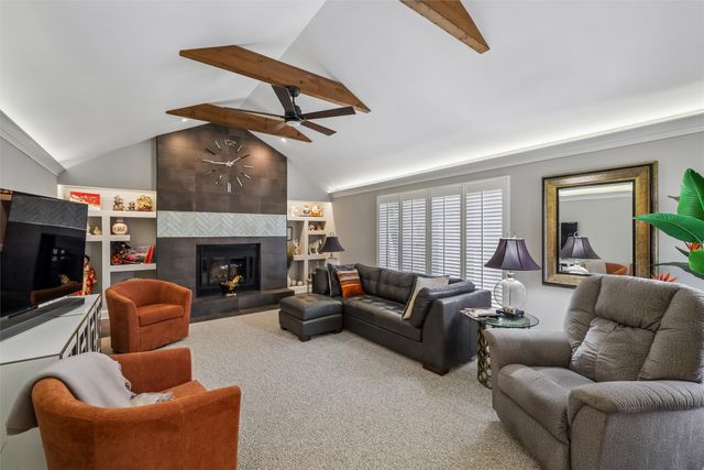 5201 Cody Drive, West Des Moines, IA 50265