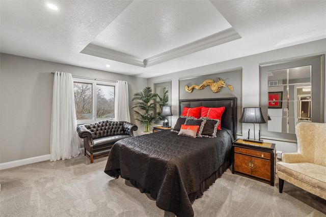 5201 Cody Drive, West Des Moines, IA 50265