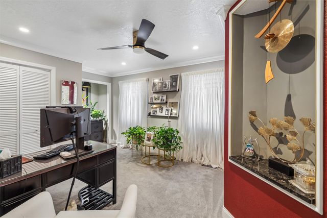 5201 Cody Drive, West Des Moines, IA 50265