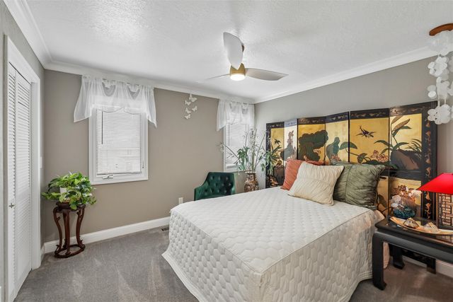 5201 Cody Drive, West Des Moines, IA 50265