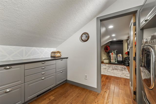 5201 Cody Drive, West Des Moines, IA 50265