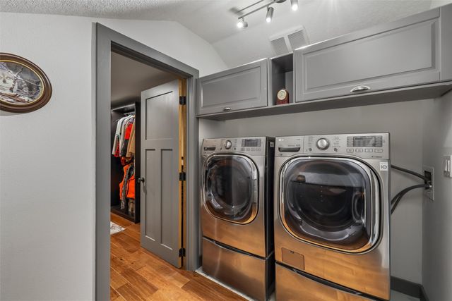 5201 Cody Drive, West Des Moines, IA 50265