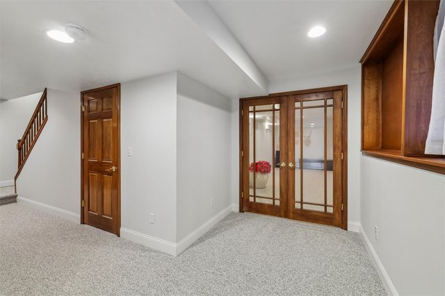 5201 Cody Drive, West Des Moines, IA 50265