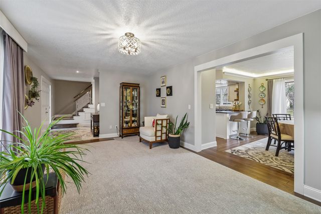 5201 Cody Drive, West Des Moines, IA 50265