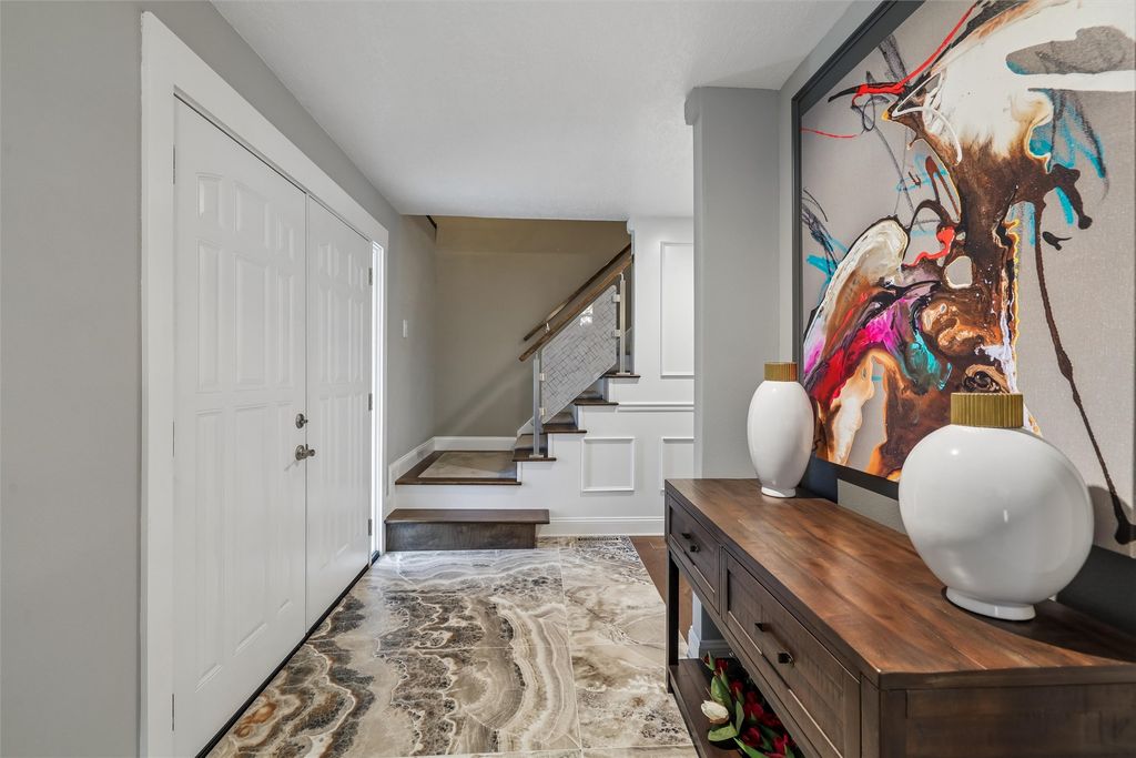 5201 Cody Drive, West Des Moines, IA 50265