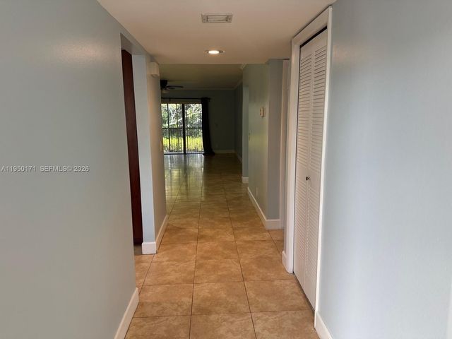 16541 Blatt Blvd 203, Weston, FL 33326