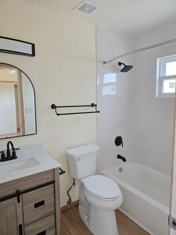 4640 Carlton Street NW, Albuquerque, NM 87107