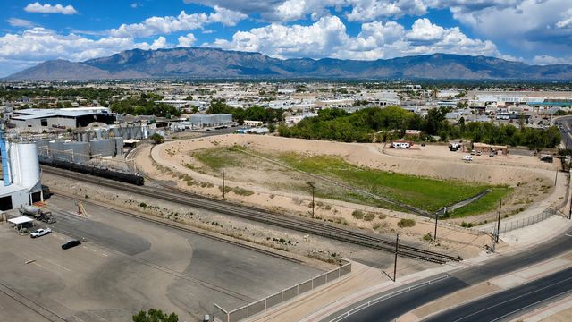 4640 Carlton Street NW, Albuquerque, NM 87107