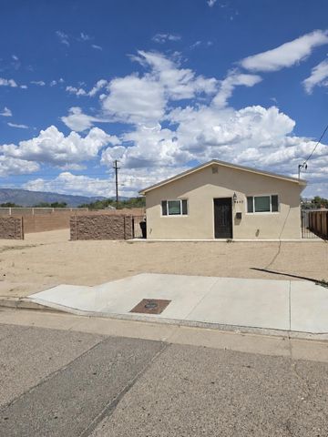 4640 Carlton Street NW, Albuquerque, NM 87107