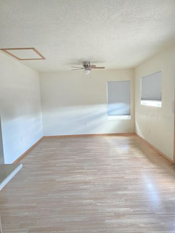 4640 Carlton Street NW, Albuquerque, NM 87107