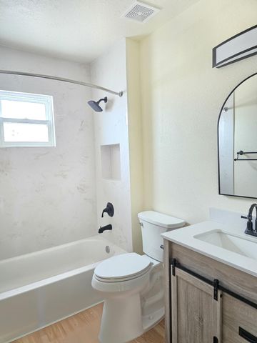 4640 Carlton Street NW, Albuquerque, NM 87107
