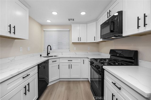 8347 Grenoble Street 9, Sunland, CA 91040