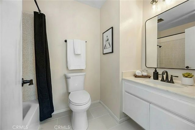 8347 Grenoble Street 9, Sunland, CA 91040