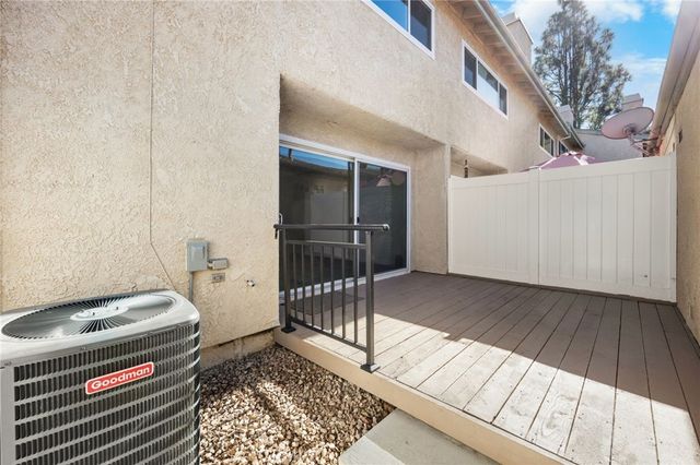 8347 Grenoble Street 9, Sunland, CA 91040