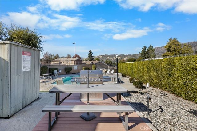 8347 Grenoble Street 9, Sunland, CA 91040