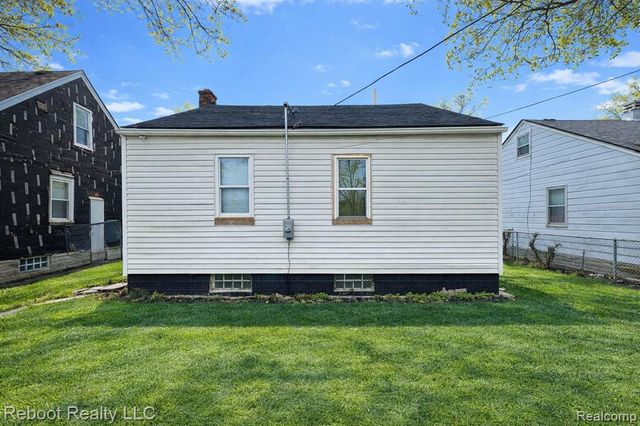 20541 Barlow Street, Detroit, MI 48205