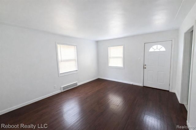 20541 Barlow Street, Detroit, MI 48205