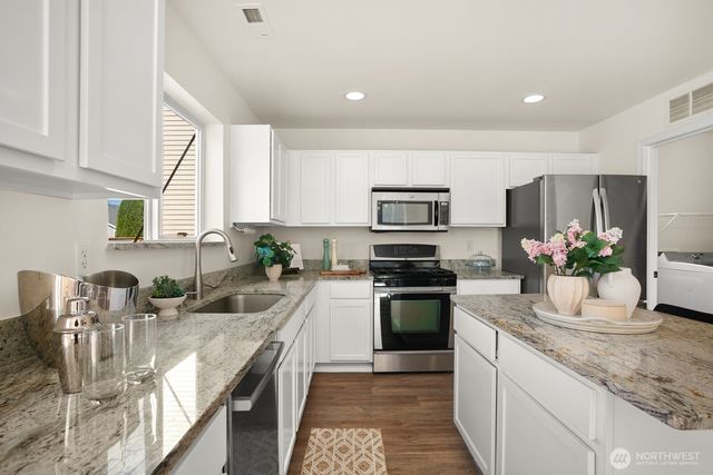 33828 SE Odell Street, Snoqualmie, WA 98065